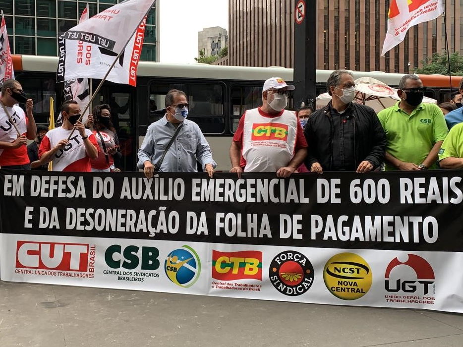 Centrais fazem manifestação para pedir derrubada de veto à desoneração da folha