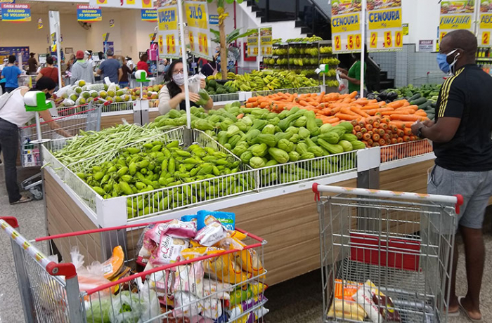 Preços dos alimentos disparam e inflação de novembro é a maior em cinco anos