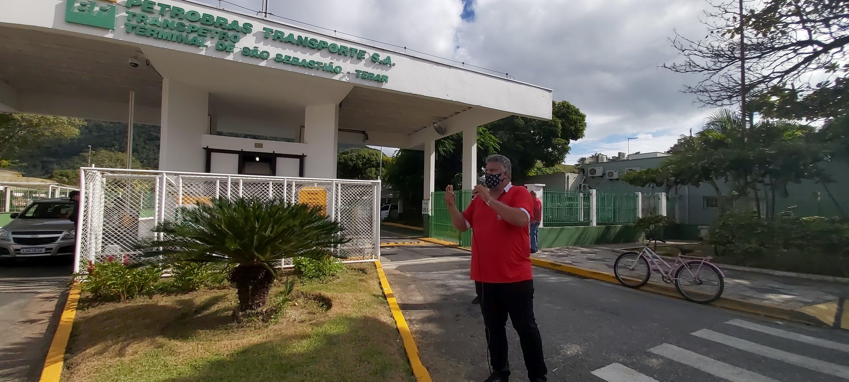 Sintricom e trabalhadores da AGS fazem ato de repúdio no TEBAR