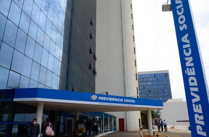 700 mil benefícios do INSS podem ser cortados. Entenda por que e o que fazer