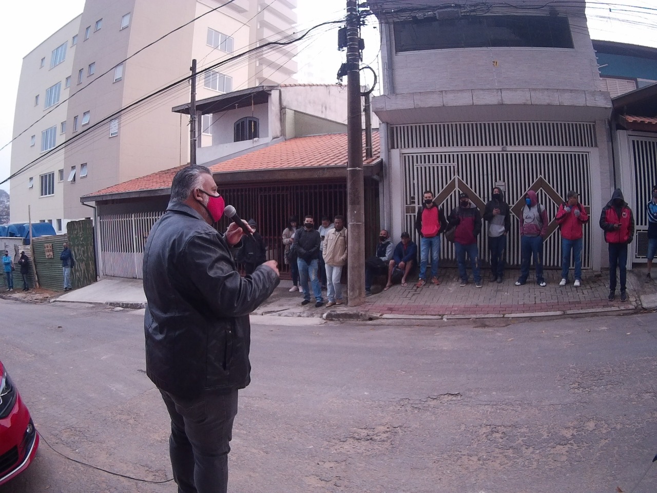 Sintricom cobra pagamento do vale alimentação na Emplanej