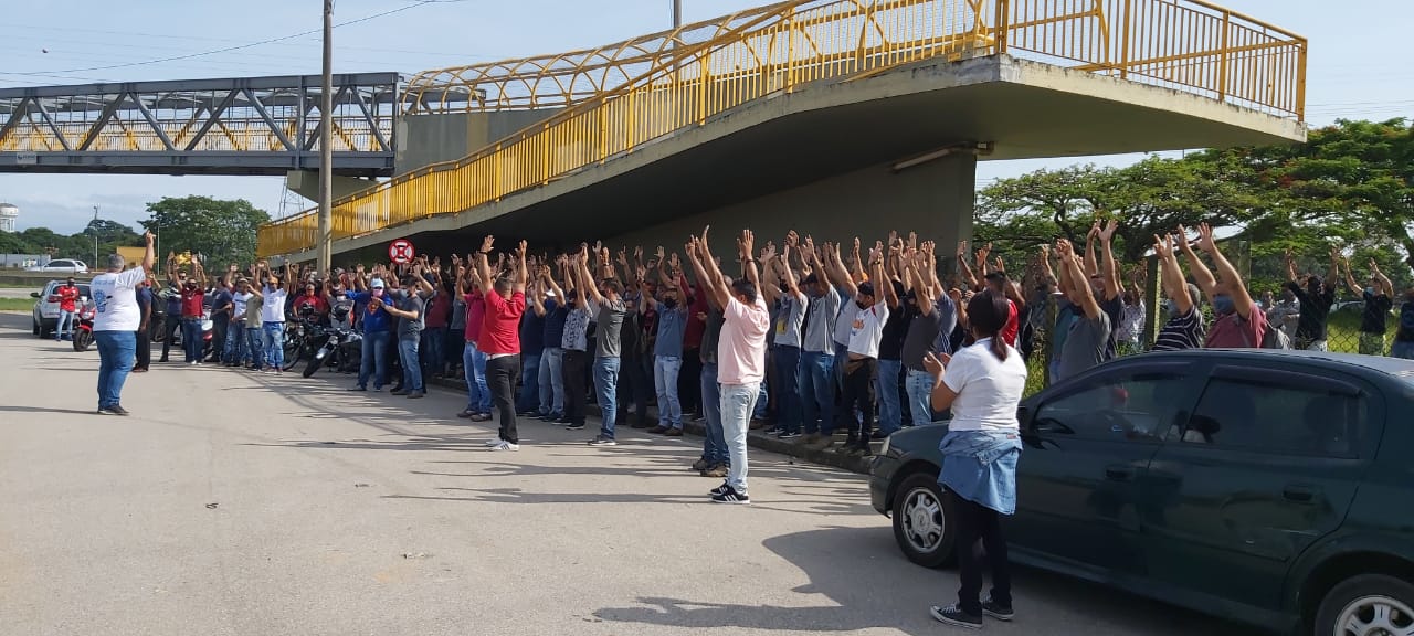 Sem pagamento do vale alimentação e sem perspectiva de receber o salário, greve na Revap continua