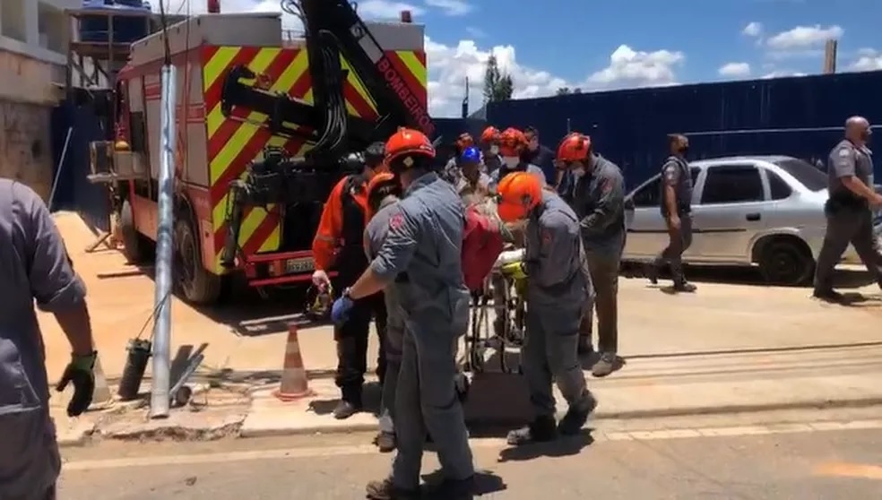 Trabalhador sofre acidente em obra e fica parcialmente soterrado