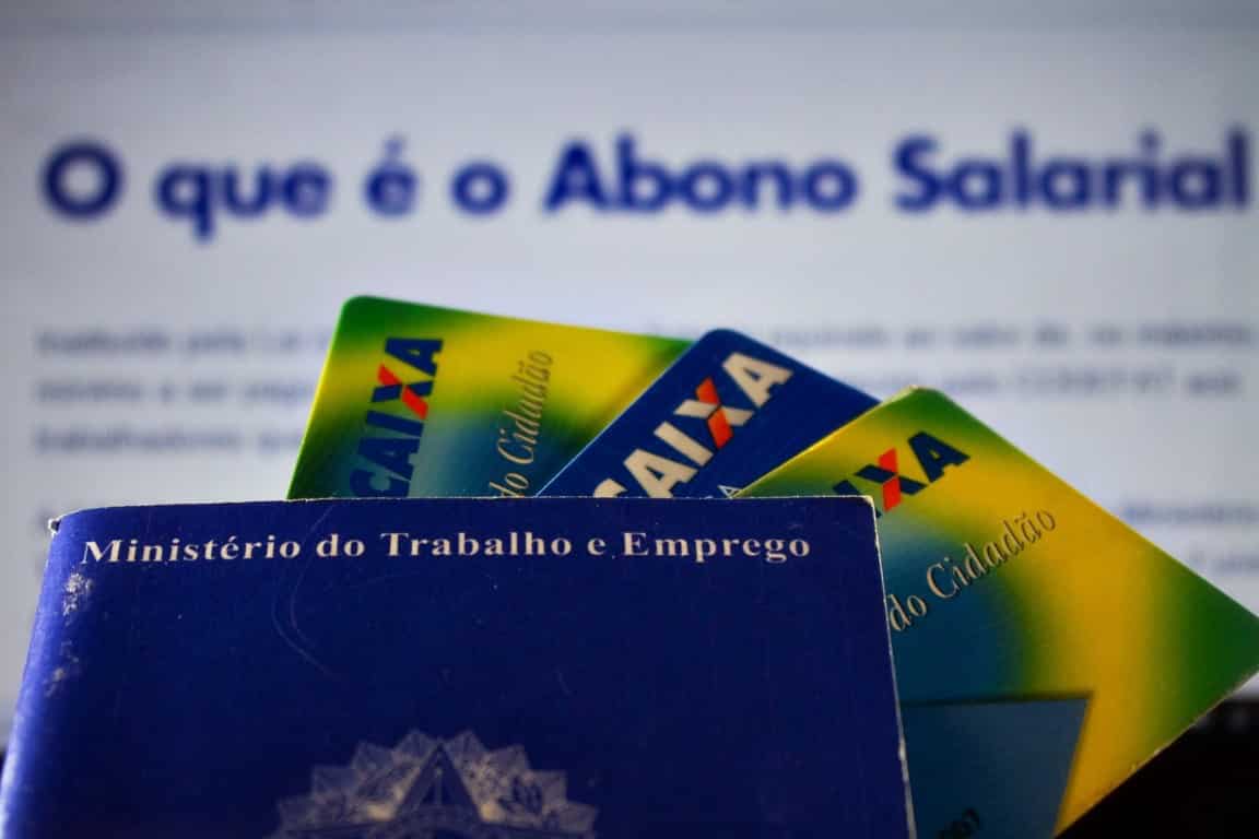 Trabalhadores reclamam e Dataprev vai rever cadastros do abono salarial