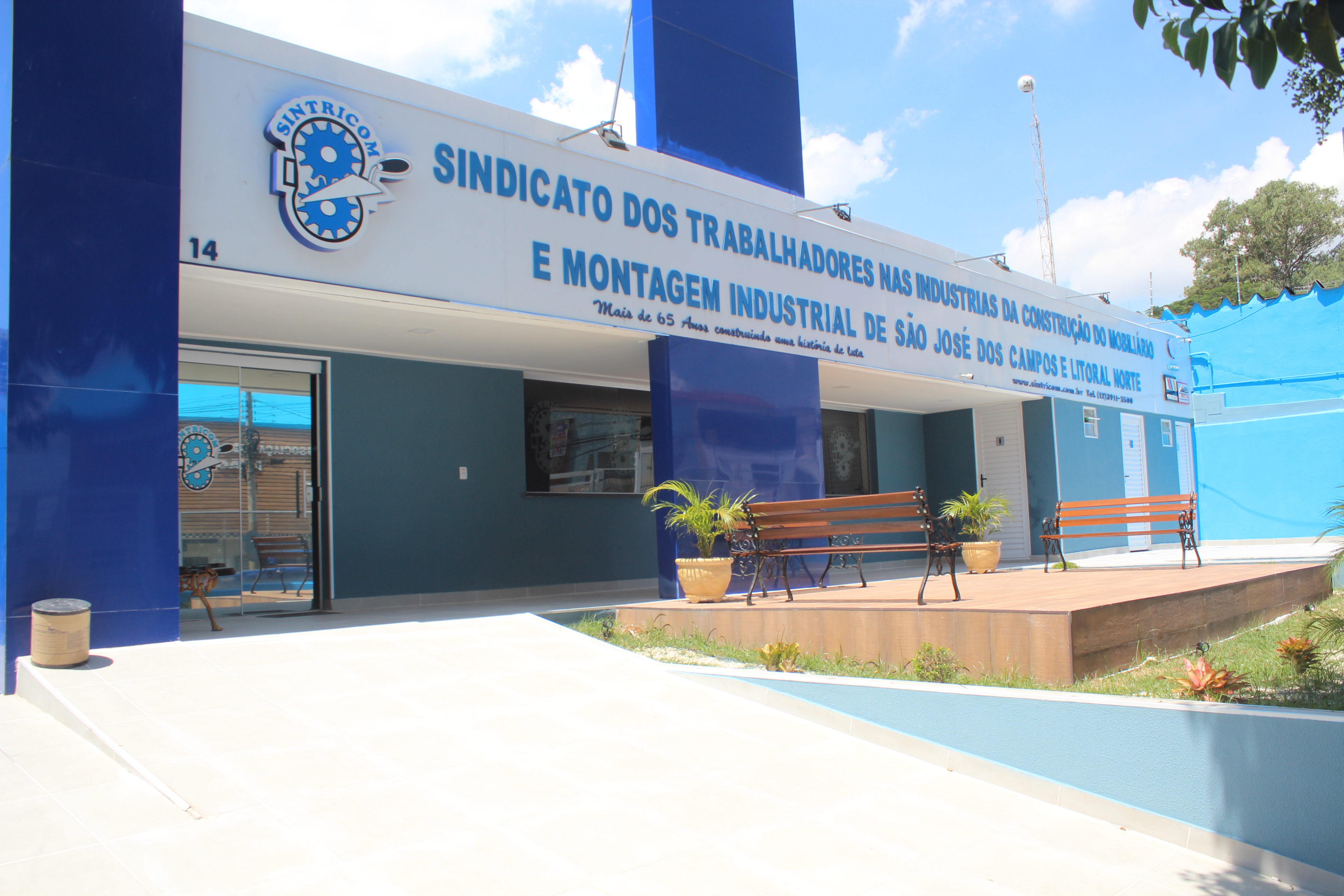 SINTRICOM está de cara nova, equipado para atender você com mais conforto!