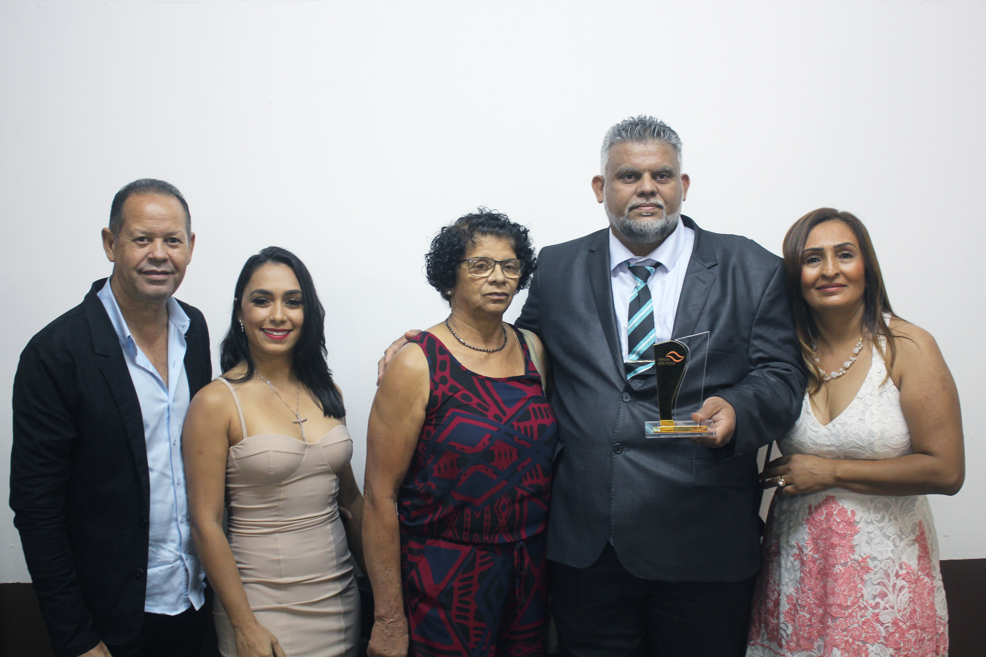 Presidente do SINTRICOM recebe prêmio do Fórum São Paulo em Caraguá