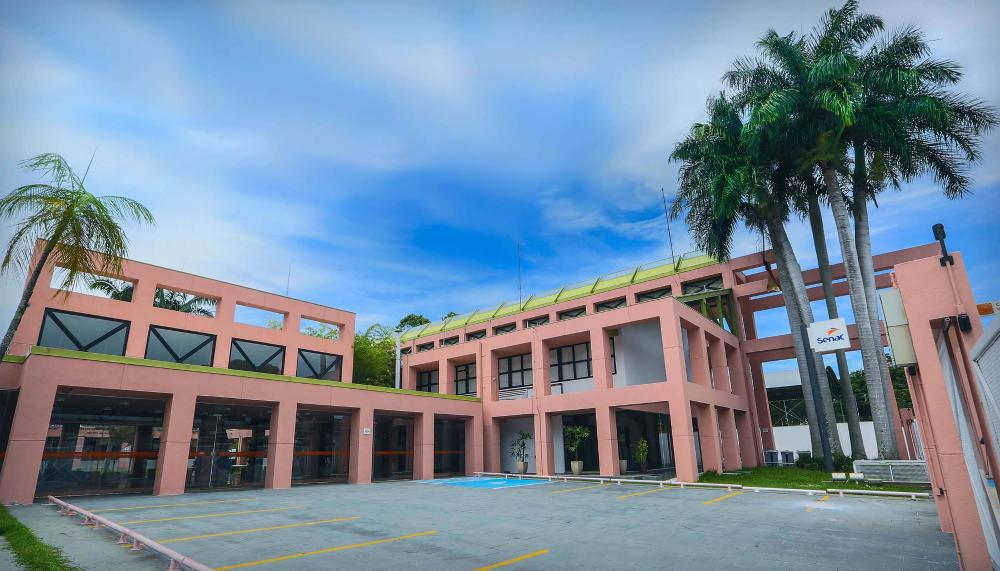 SENAC de São José oferece 700 vagas para bolsas de estudo gratuitas