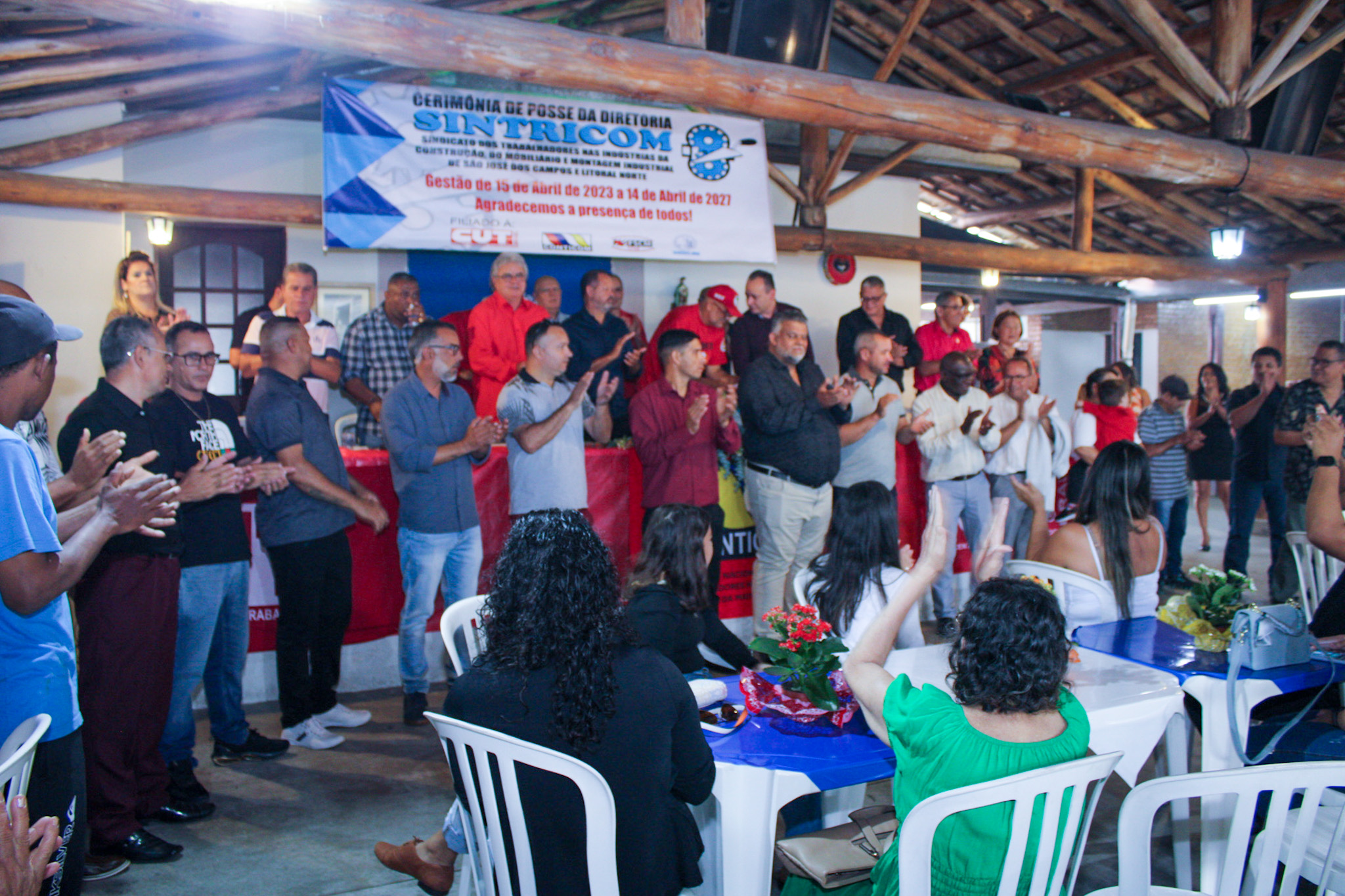 Em solenidade marcada por emoção, nova diretoria do Sintricom toma posse e promete muito trabalho