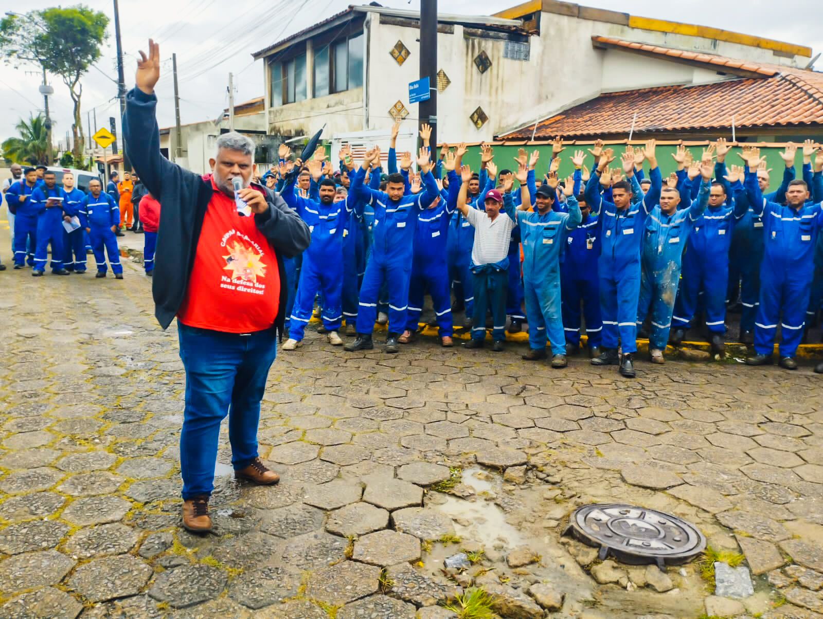 Trabalhadores da Chicago aprovam acordo!