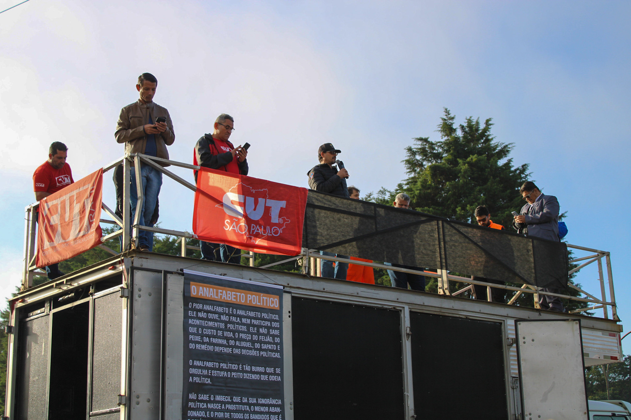 Sintricom protesta e cobra esclarecimento sobre a morte de trabalhador na Revap