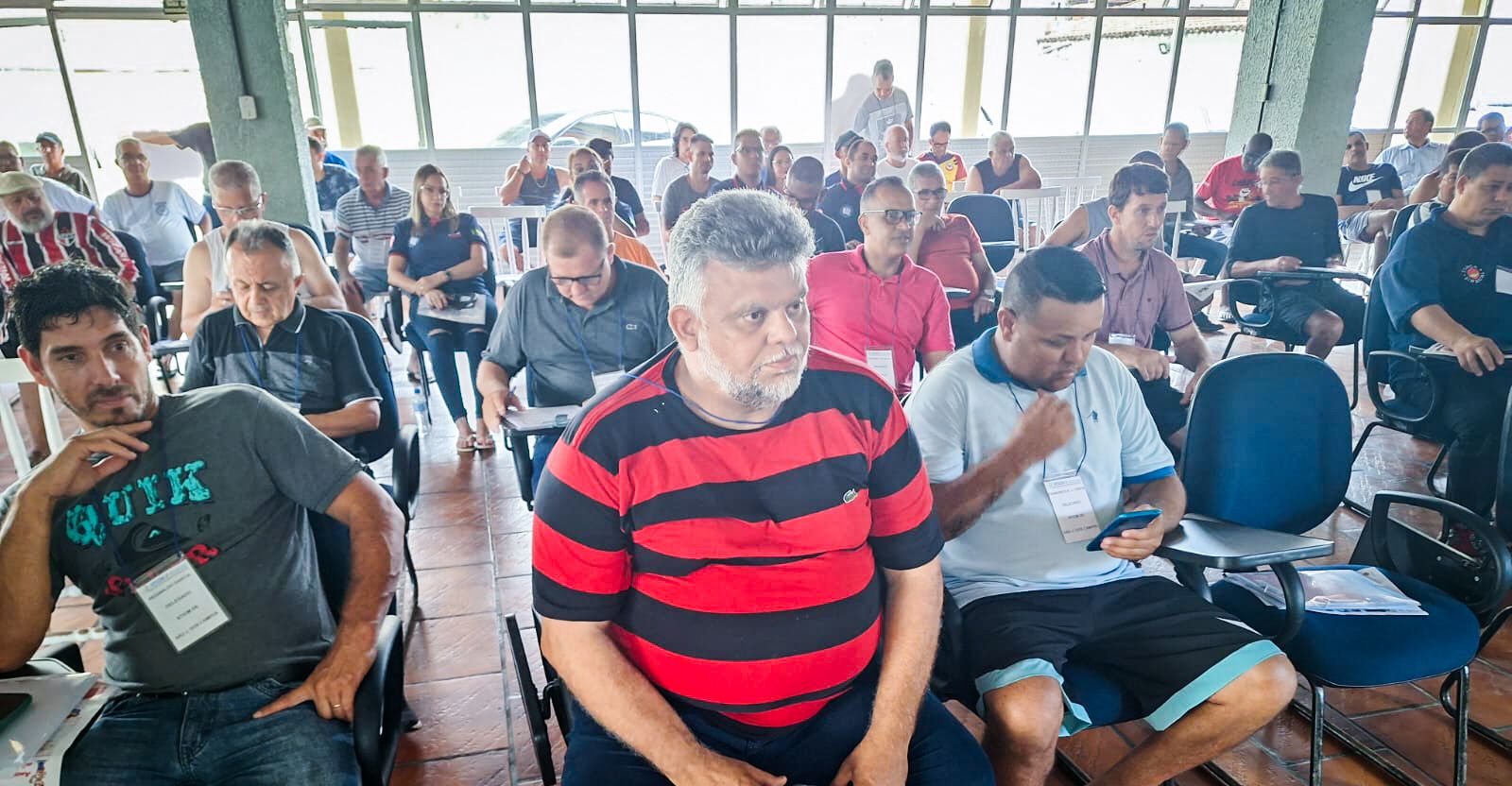 Diretores do Sintricom participam de seminário de planejamento para 2024