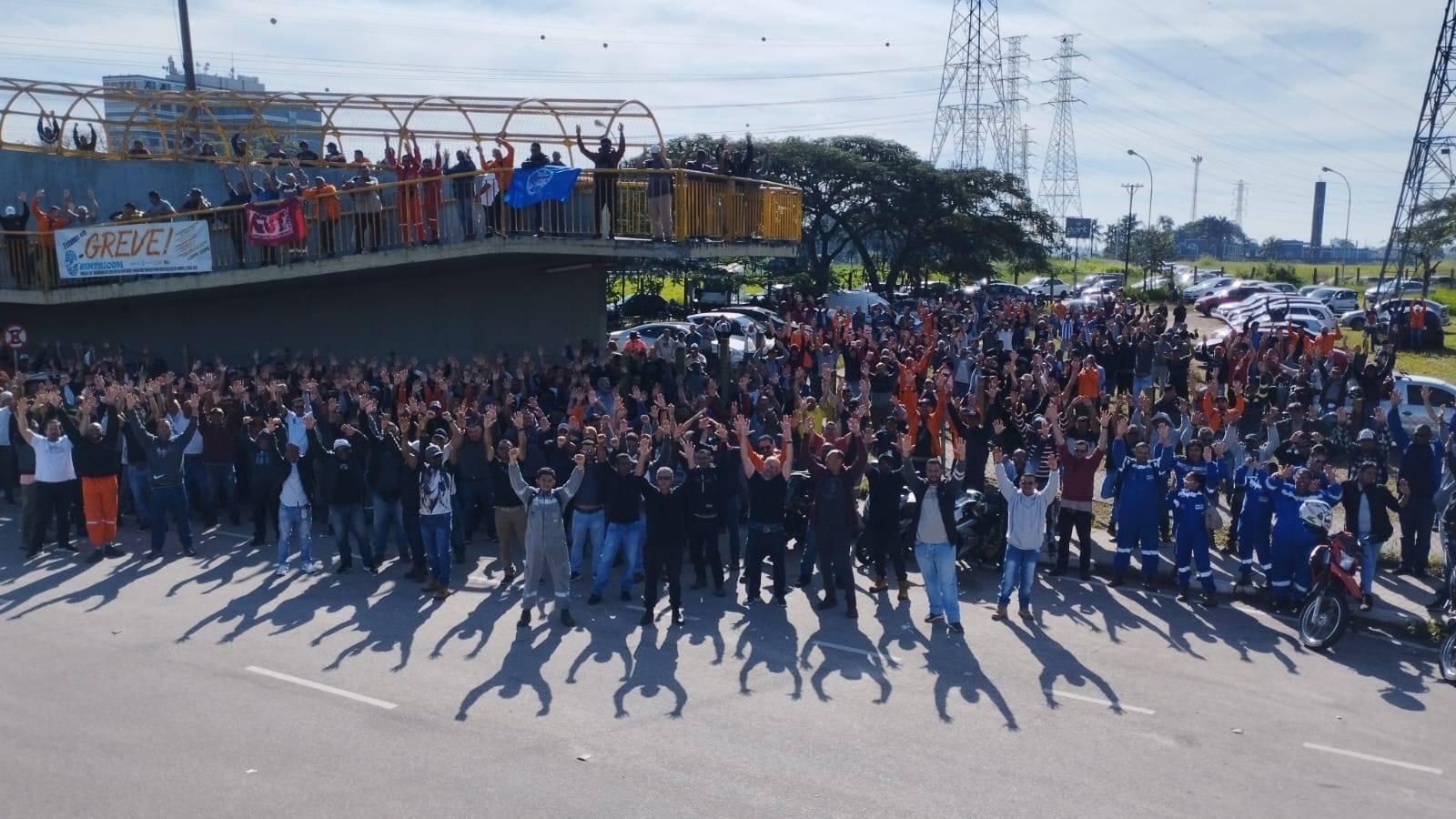 Trabalhadores da Revap não aceitam pressão e entram no segundo dia de greve