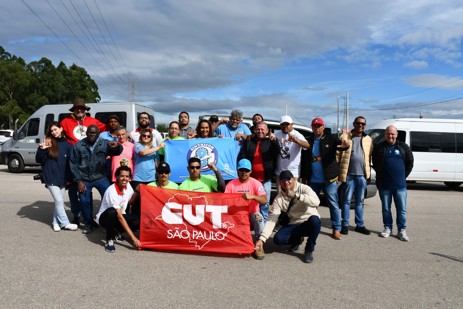 Em audiência no TRT, Sintricom arranca aumento real e trabalhadores da REVAP voltam ao trabalho.
