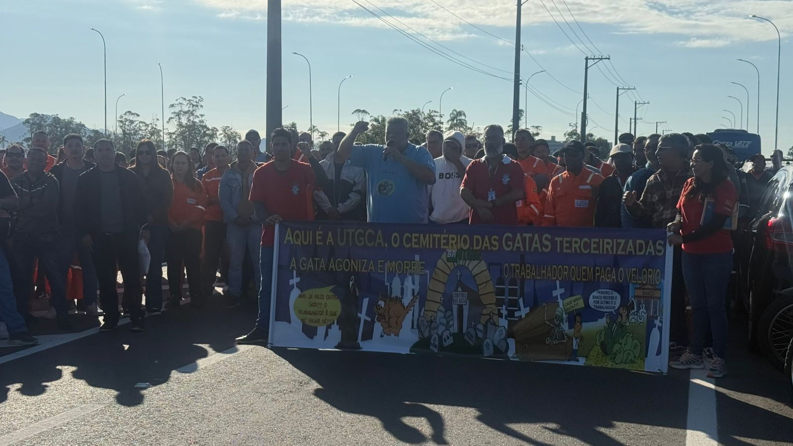 Sintricom e Trabalhadores da LCD protestam Contra Desrespeito e Atrasos Salariais